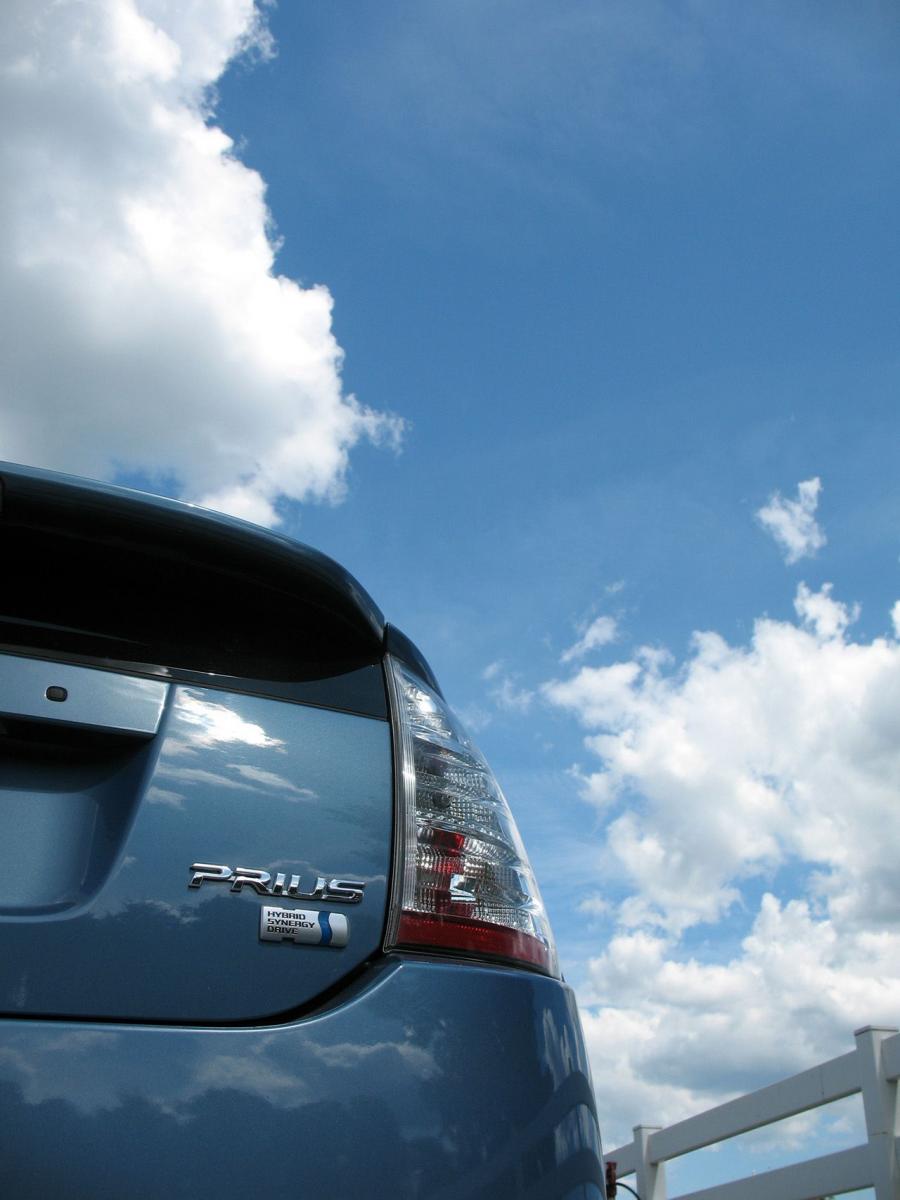  Toyota Prius Touring 2007 года  (фото 25 из 30)